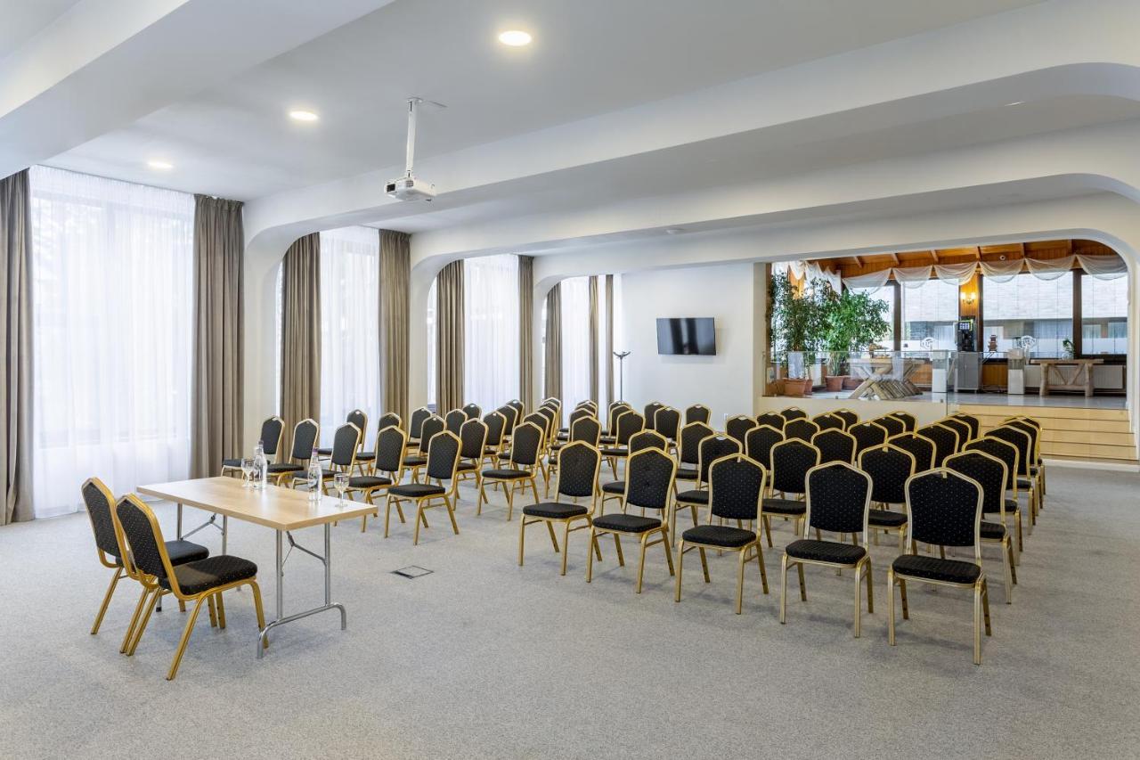Eden Grand Resort Predeal Eksteriør billede