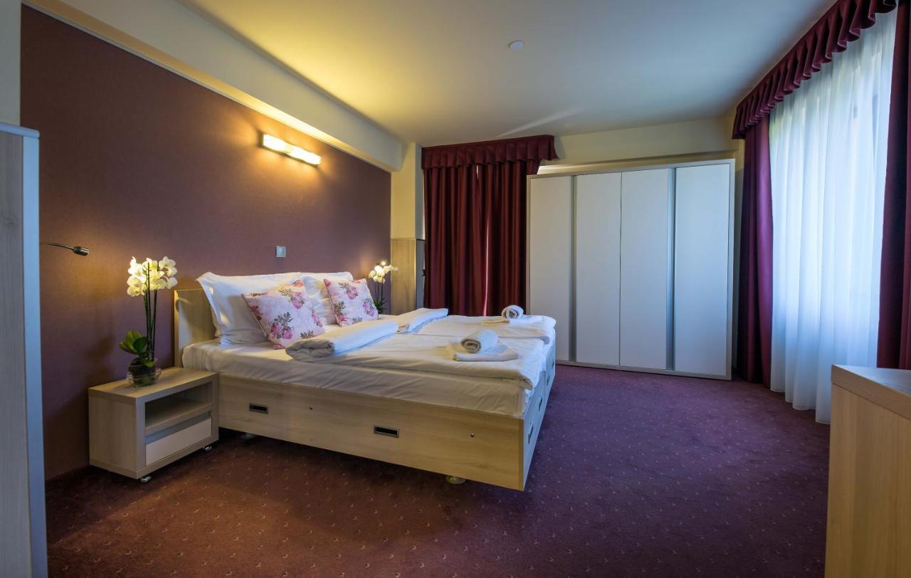 Eden Grand Resort Predeal Eksteriør billede