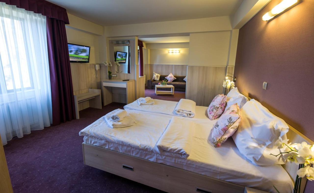 Eden Grand Resort Predeal Eksteriør billede