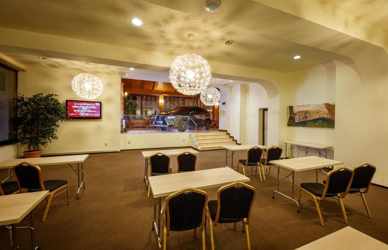 Eden Grand Resort Predeal Eksteriør billede